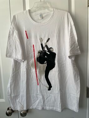 Bryan Adams Men's White Graphic Short Sleeve Tee - Black & Red Print